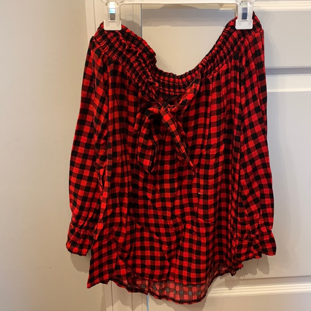 Off the should plaid adorable top